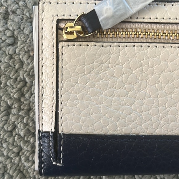Kate Spade. Bay Street Stacey Wallet long bifold NWT Cream/ Navy pebbled leather - Picture 7 of 17
